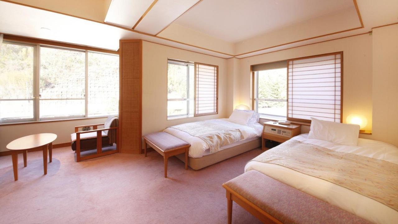 Shimobe Hotel Minobu Экстерьер фото