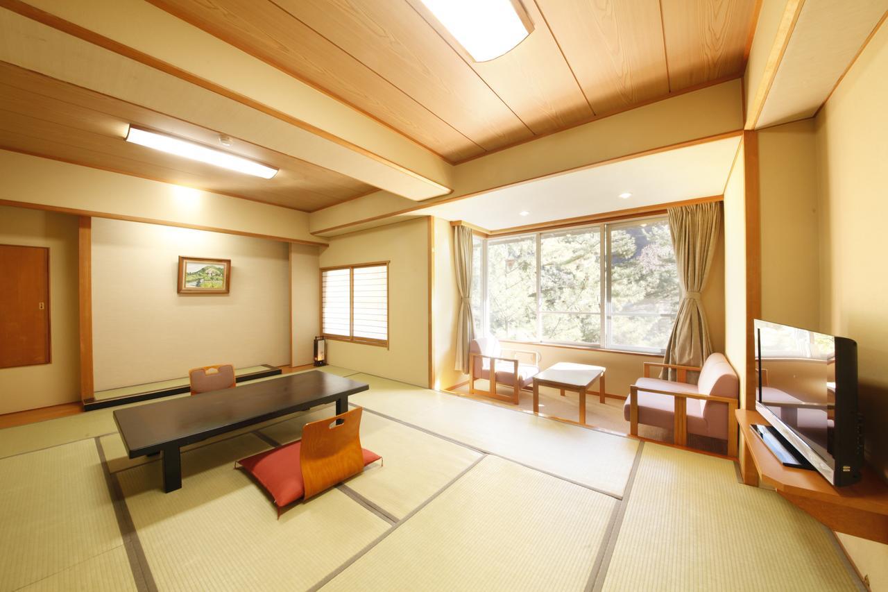 Shimobe Hotel Minobu Экстерьер фото