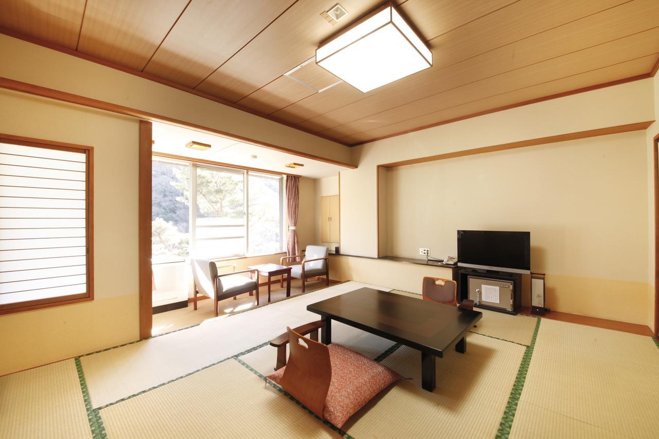 Shimobe Hotel Minobu Экстерьер фото