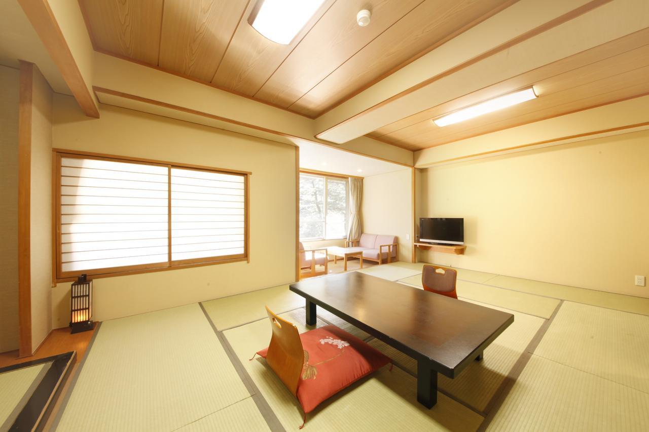Shimobe Hotel Minobu Экстерьер фото